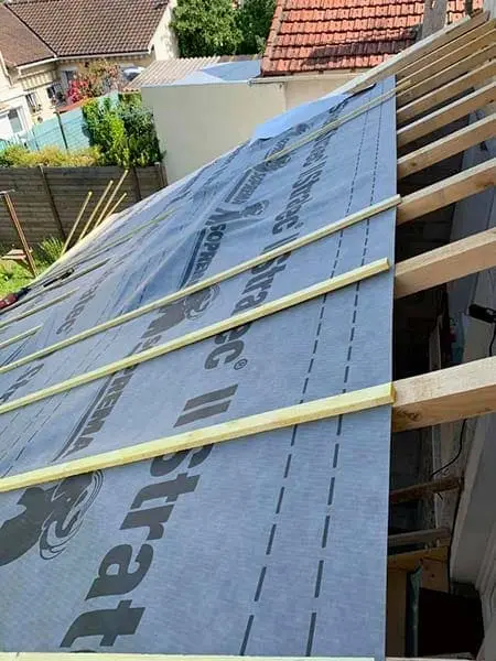 Isolation toiture Annecy avec techniques adaptées pour réduire les déperditions de chaleur