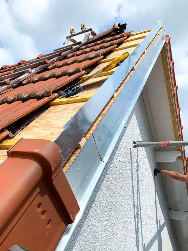 Services couvreur toiture Annecy pour rénovation, isolation et réparation