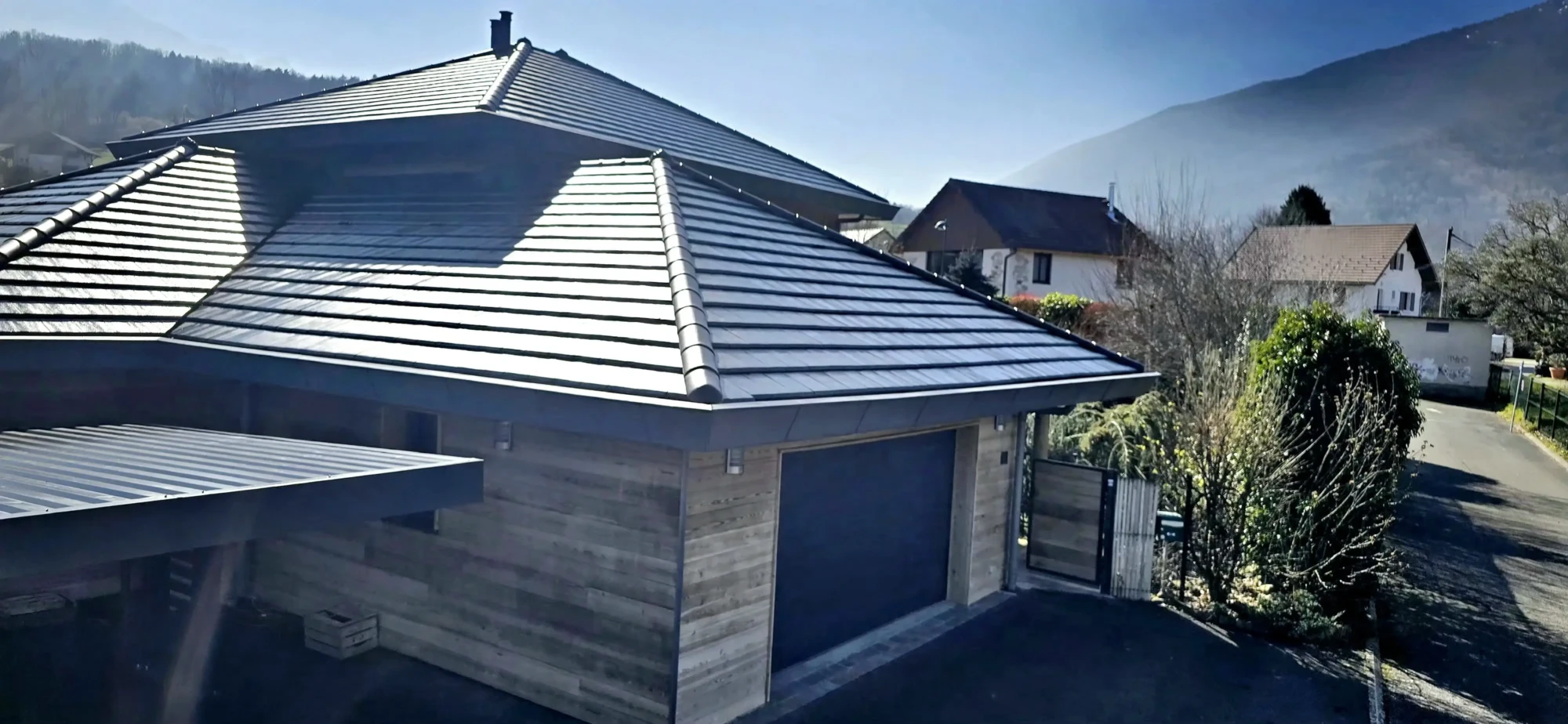 Étanchéité toiture Annecy assurant protection durable et valorisation esthétique de la maison